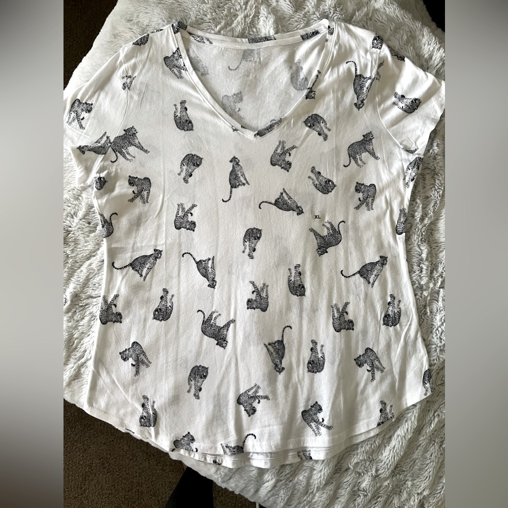 White tshirt with black cheetahs “Perfect Tee”